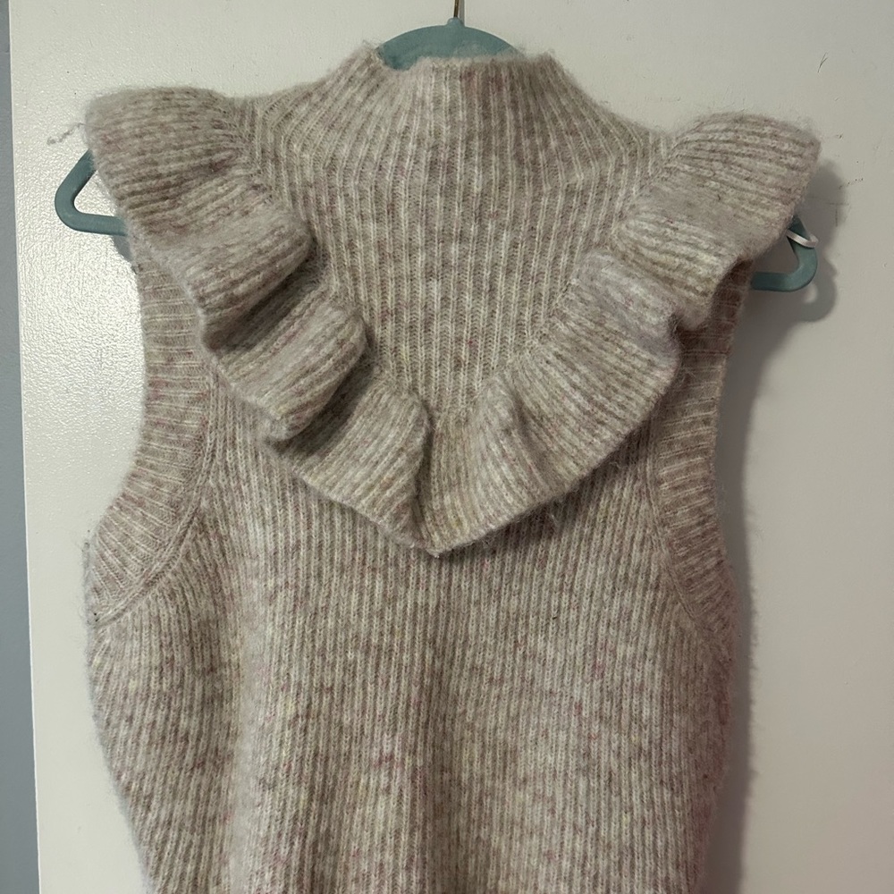 Zara new never worn sleeveless sweater